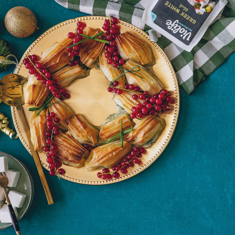 Spinach and dukkah pull-apart wreath with Violife cheese