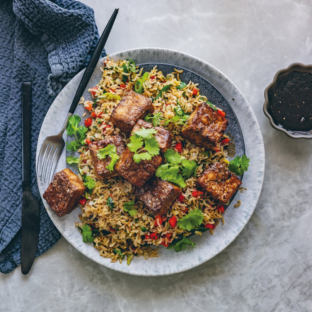 Stir-fried brown rice with crispy miso tofu