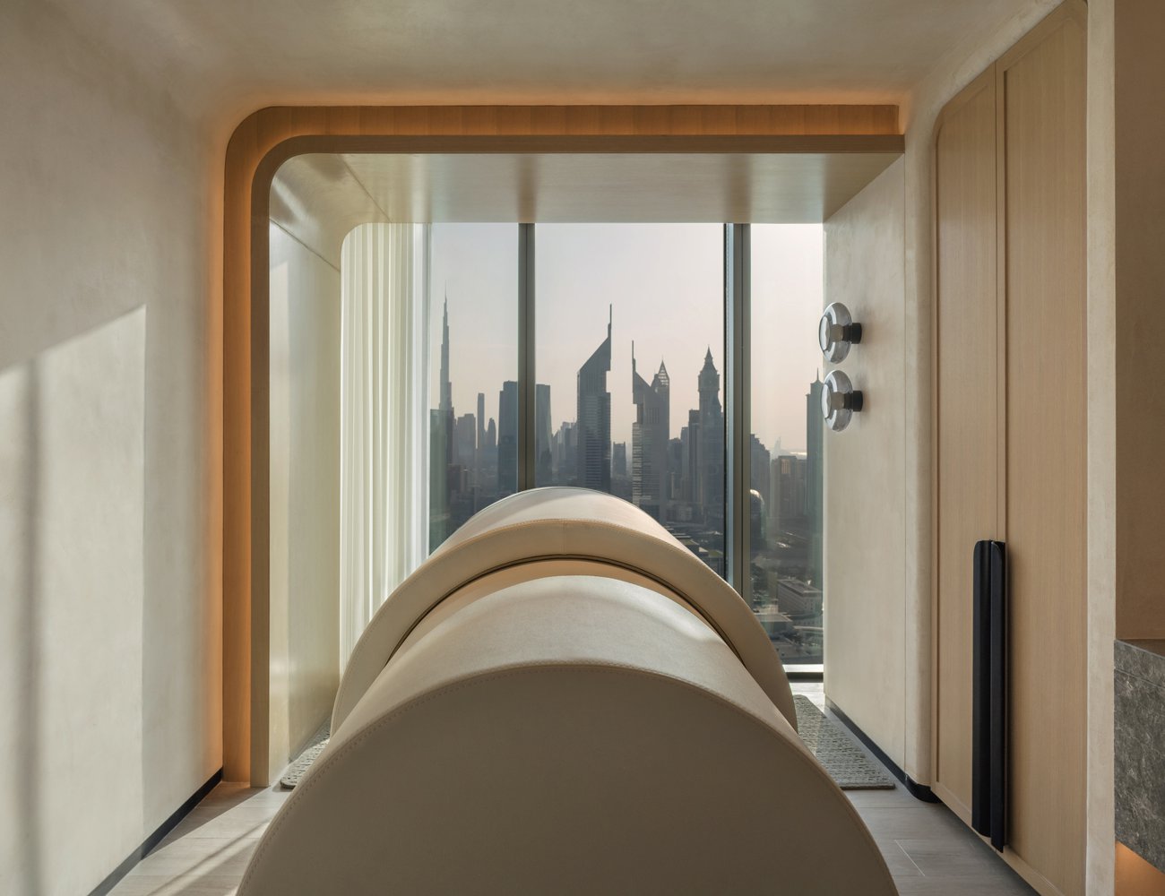 The MLX i3Dome at SIRO Dubai combines Far Infrared Therapy (FIR)  with plasma and light therapy to deeply detox the body