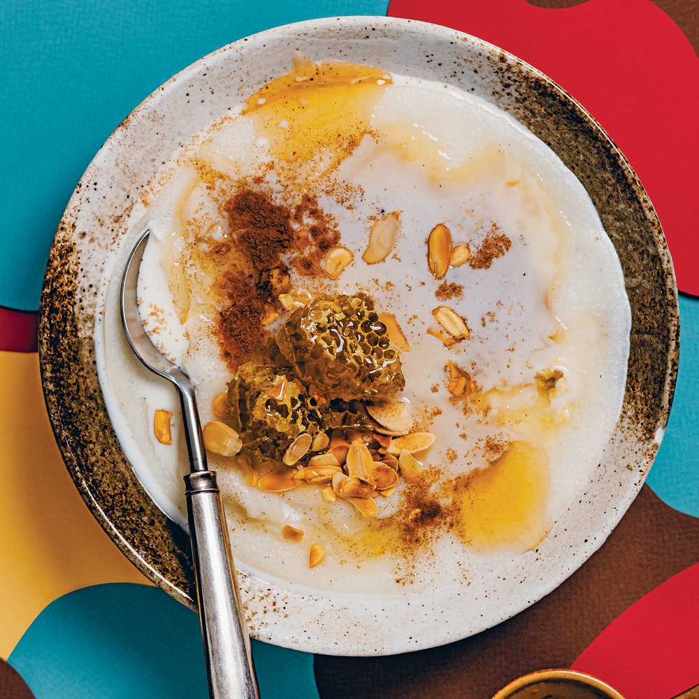 Vanilla cinnamon slappap with honeycomb and almonds