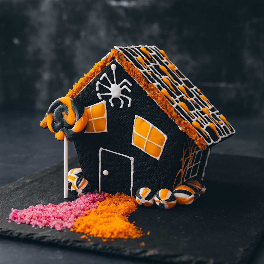 The Halloween-themed kit produces this spooky house