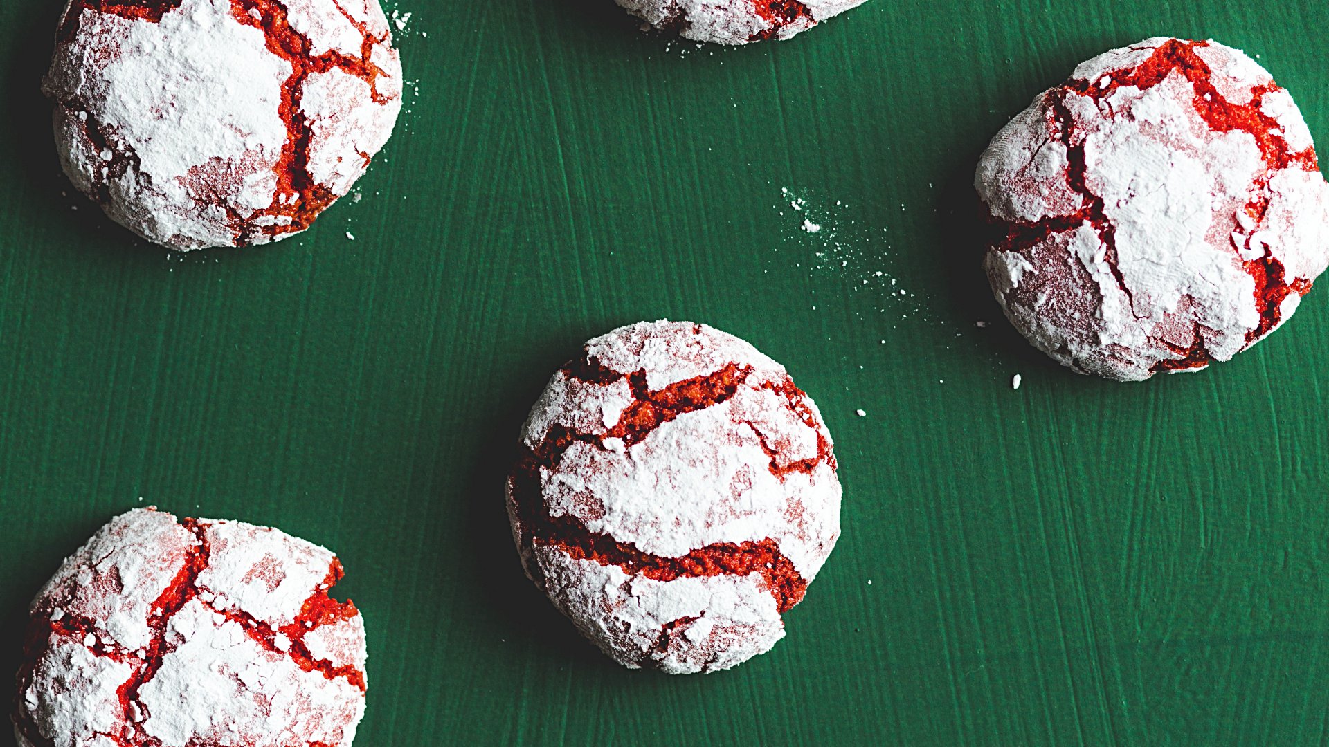 بسكويت اللوز والريد فيلفت