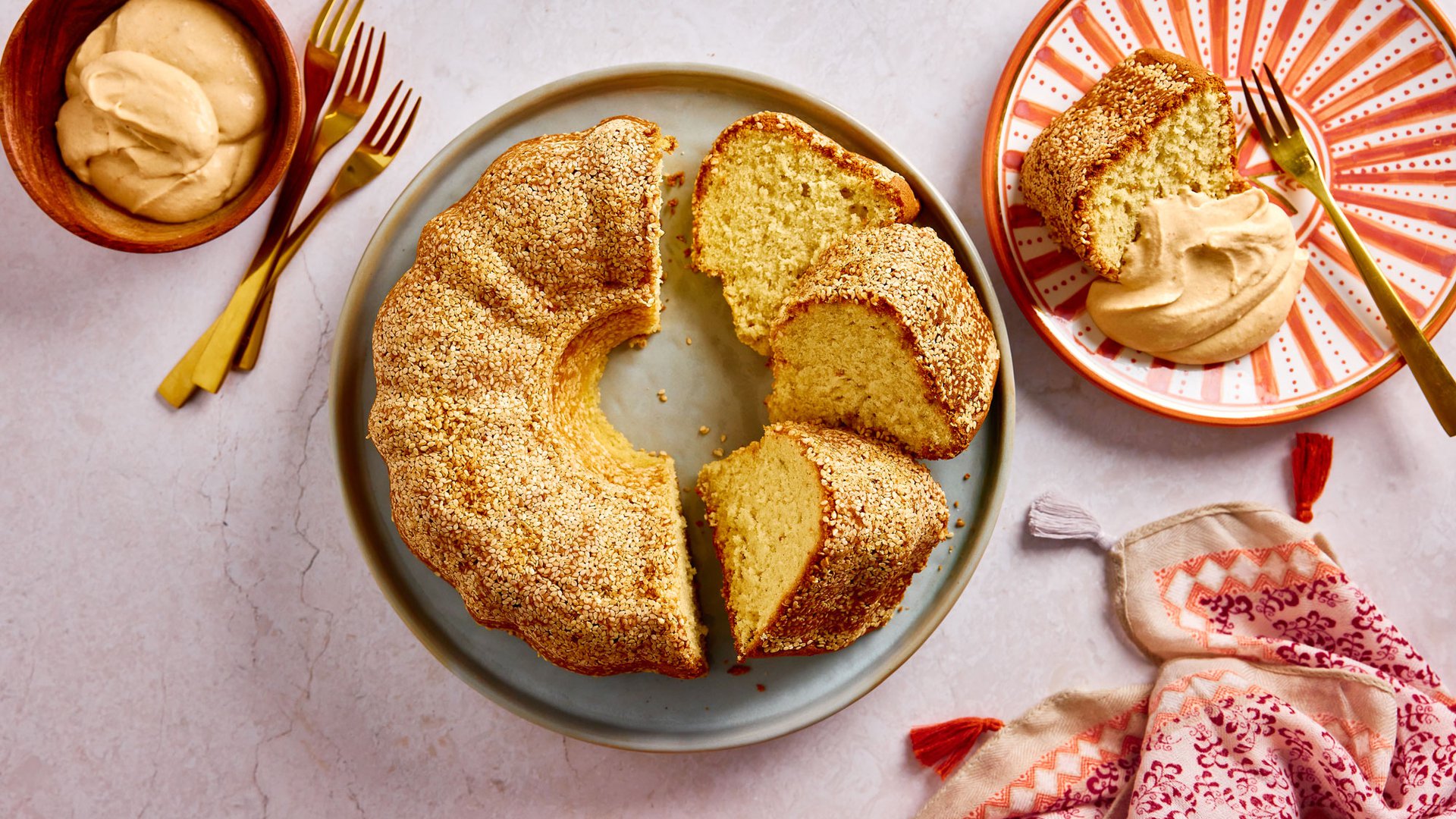 Sesame-crusted chiffon cake with burnt honey cream