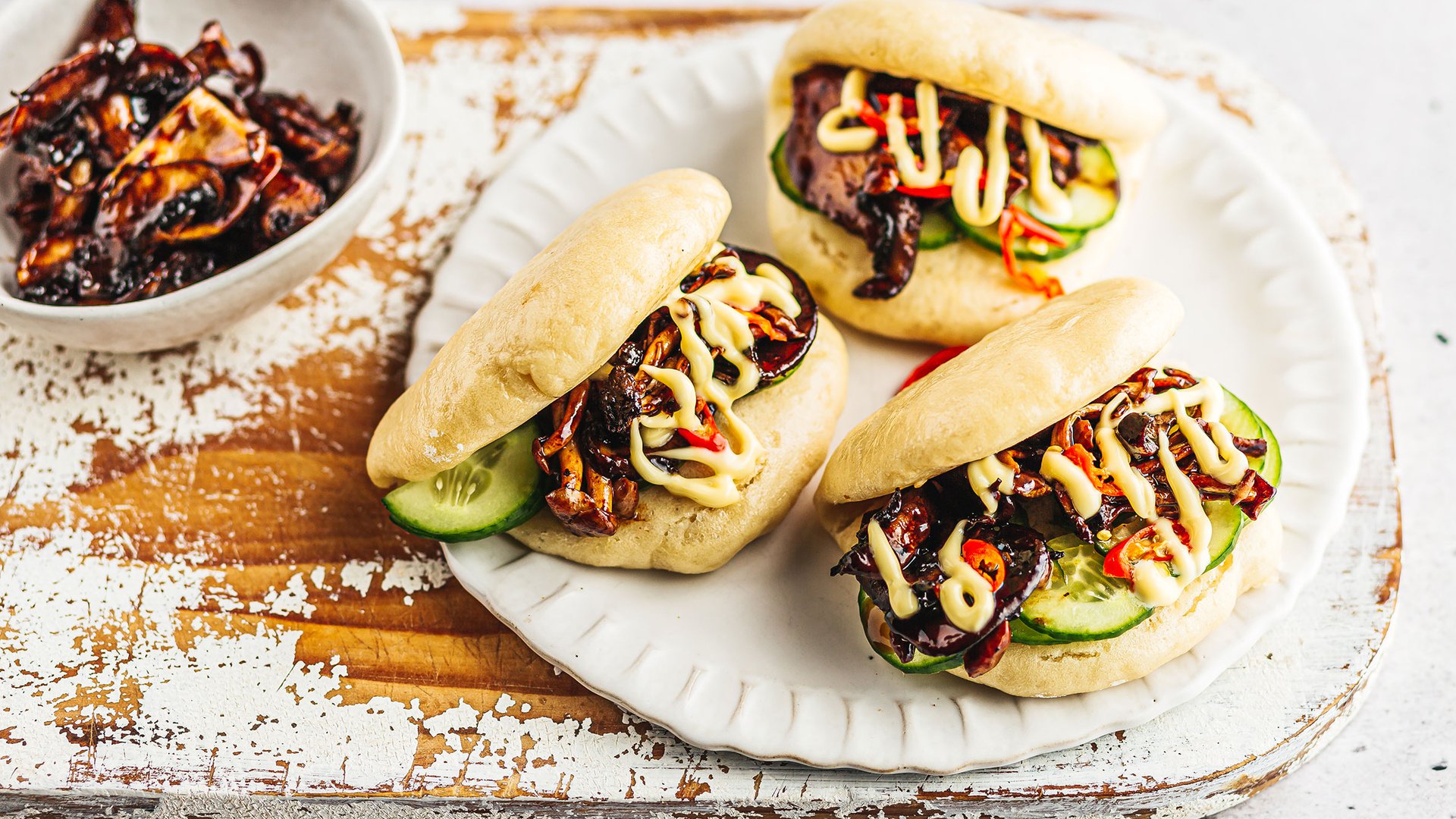 فطائر باو الآسيوية بالمشروم والعسل