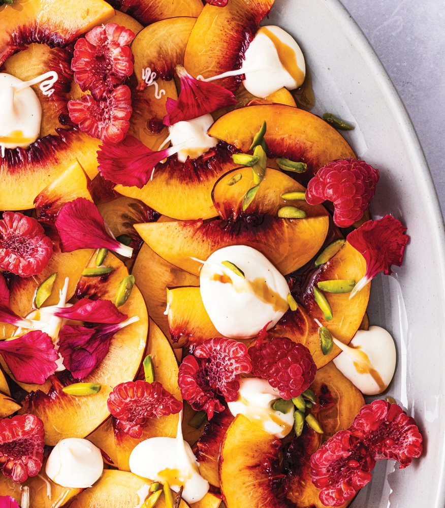 Nectarines with mascarpone and pistachios