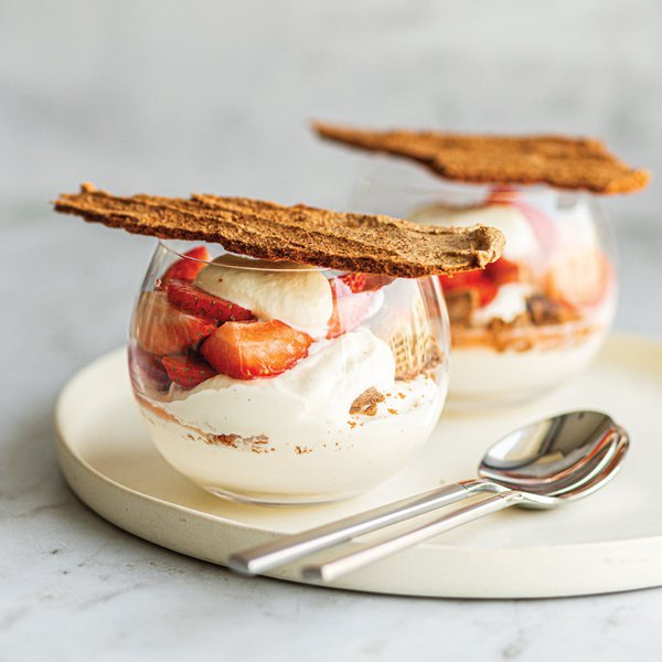 Strawberries and cream with date sugar meringue