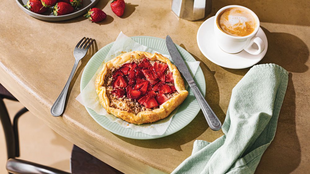 تارت بالفراولة واللوز