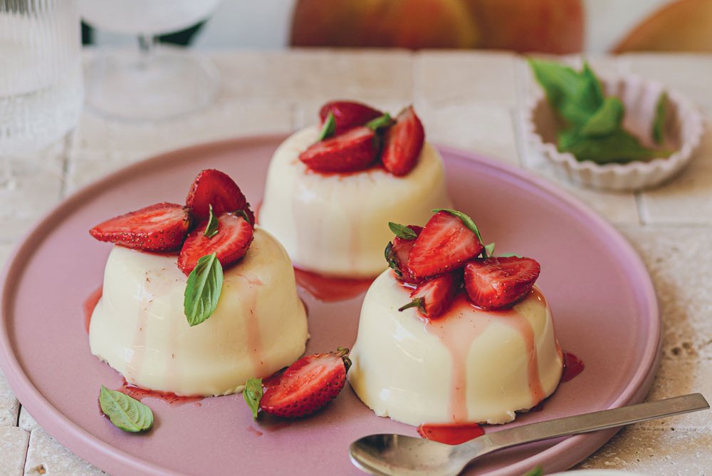 Strawberry and basil panna cotta recipe - Spinneys UAE