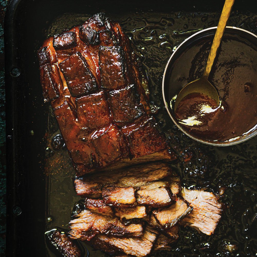 صدر لحم بقر بصلصة باربكيو حلوة ومدخّنة