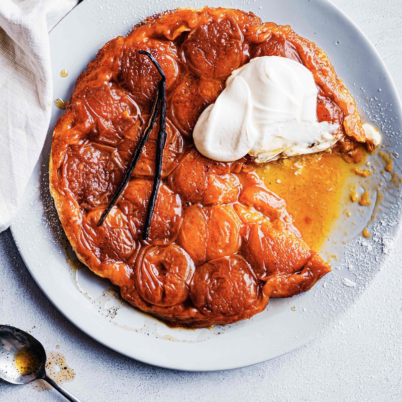 Whole vanilla and apricot tarte tatin