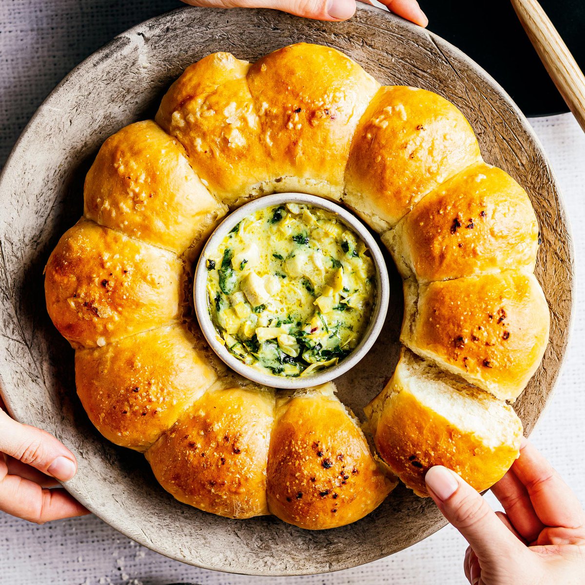 Pretzel pullapart bread with spinach and artichoke dip recipe