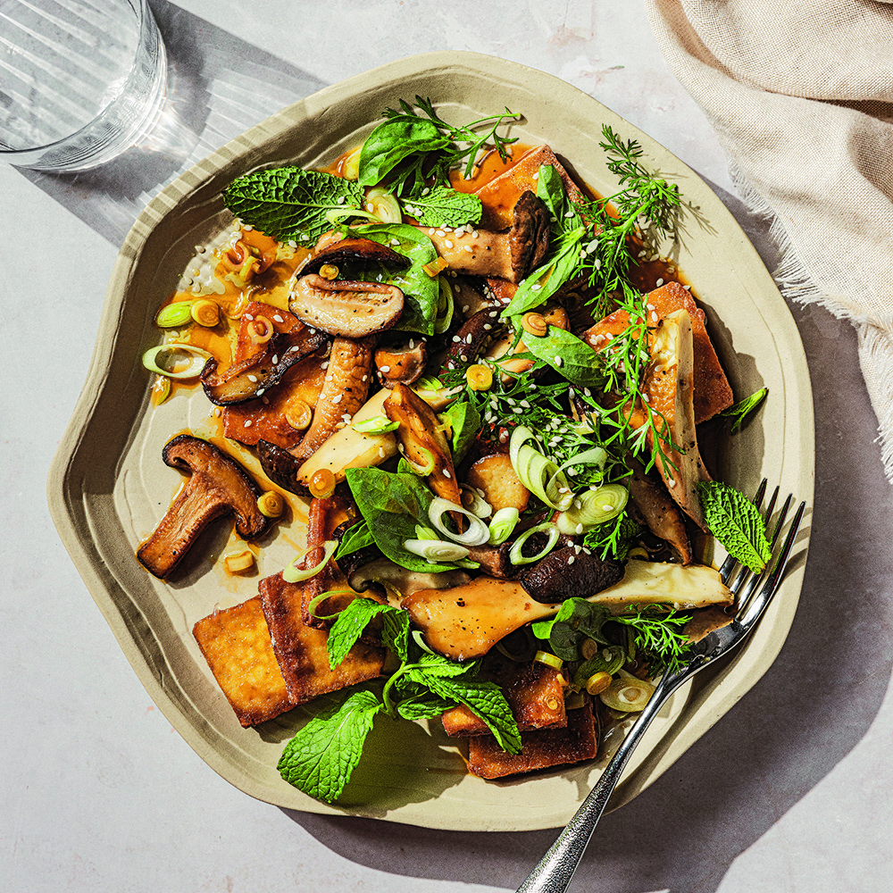 سلطة تايلاندية بالفطر