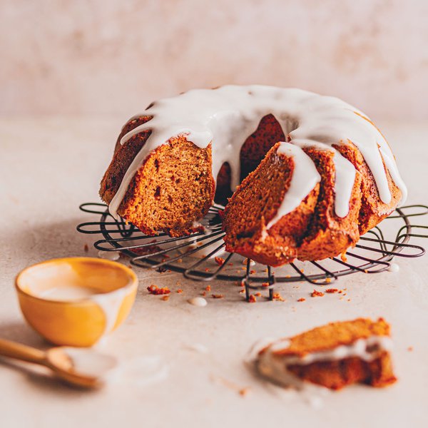 Tomato and olive oil spice cake