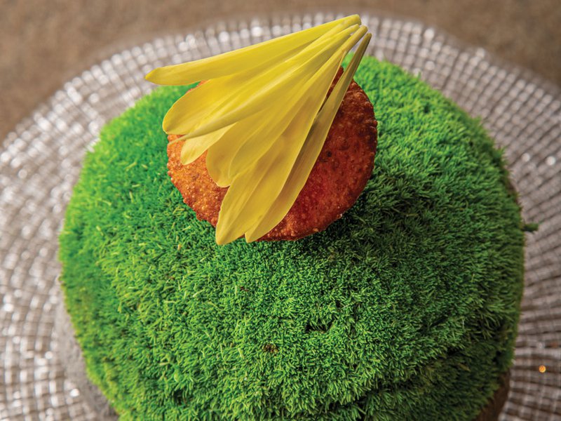 Chef Himanshu Saini’s morel pulao and Assam tea dashi | Trèsind Studio’s missi roti with papadum curry