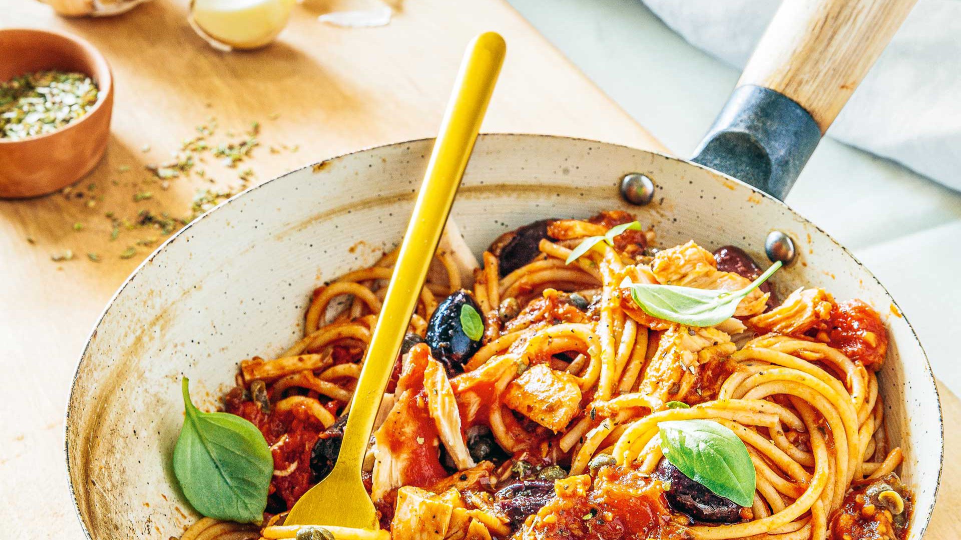 Tuna and whole-wheat puttanesca