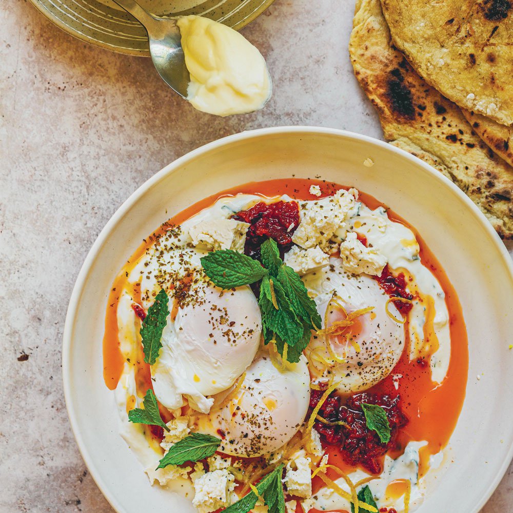 Turkish eggs with mint yoghurt and za’atar recipe Spinneys UAE