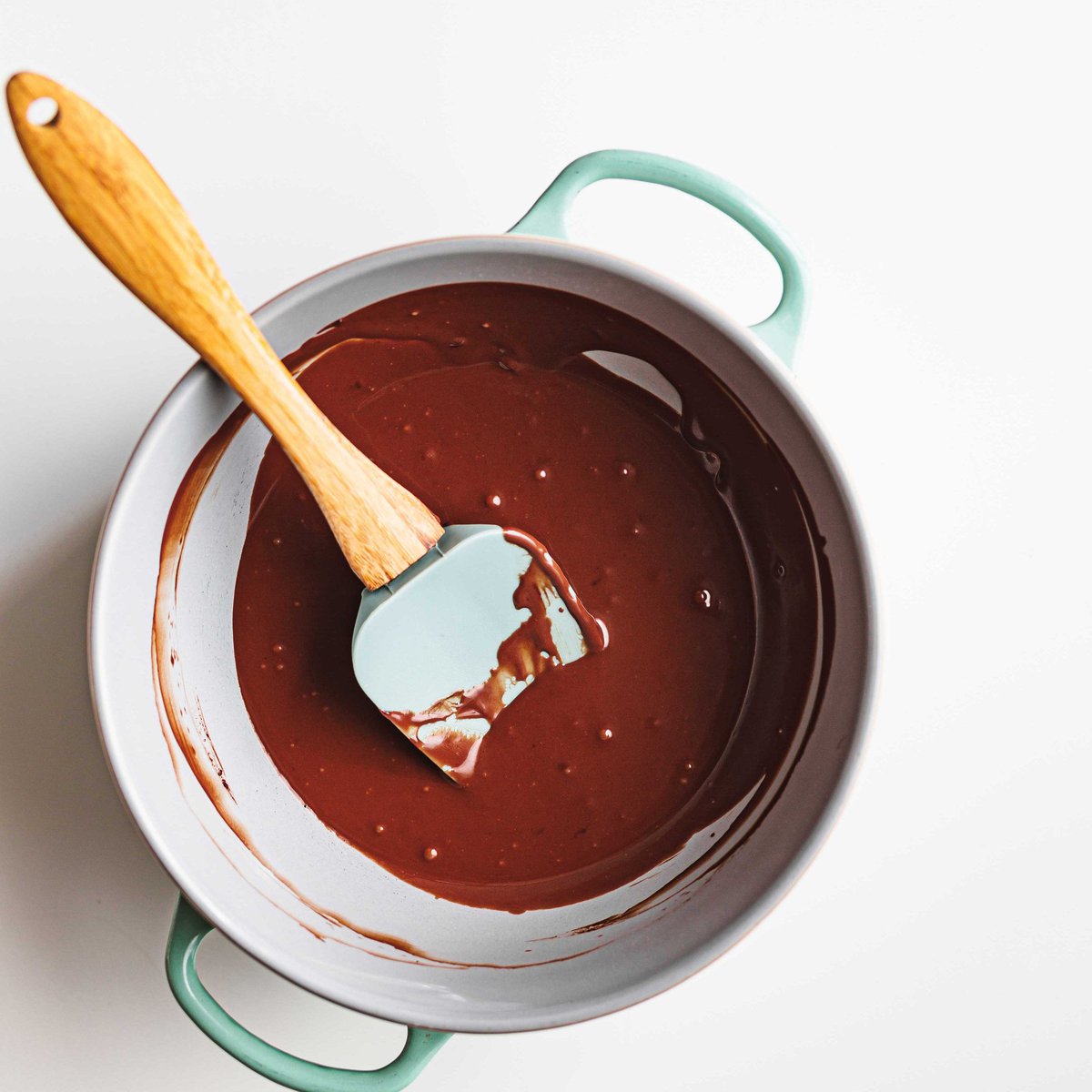 Vegan mylk chocolate sauce