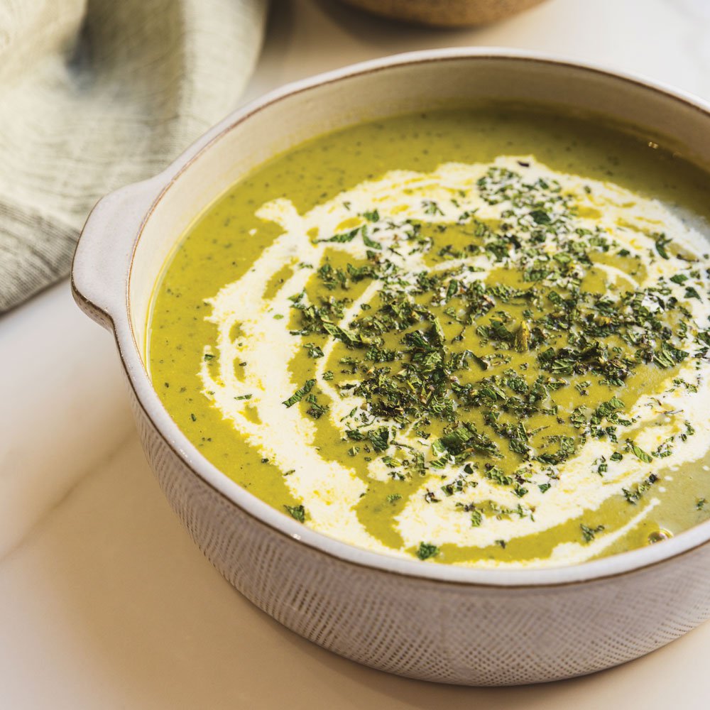 شوربة البازلاء والنعناع من وصفات زهرة عبدالله