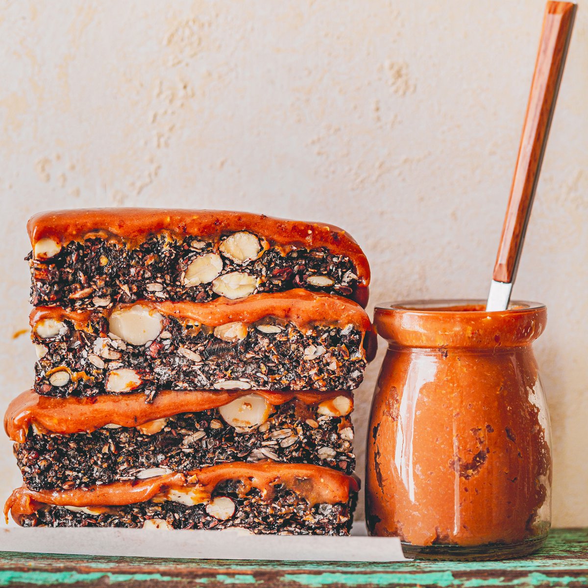 ألواح الكاكاو والمكسرات بكراميل الميسو