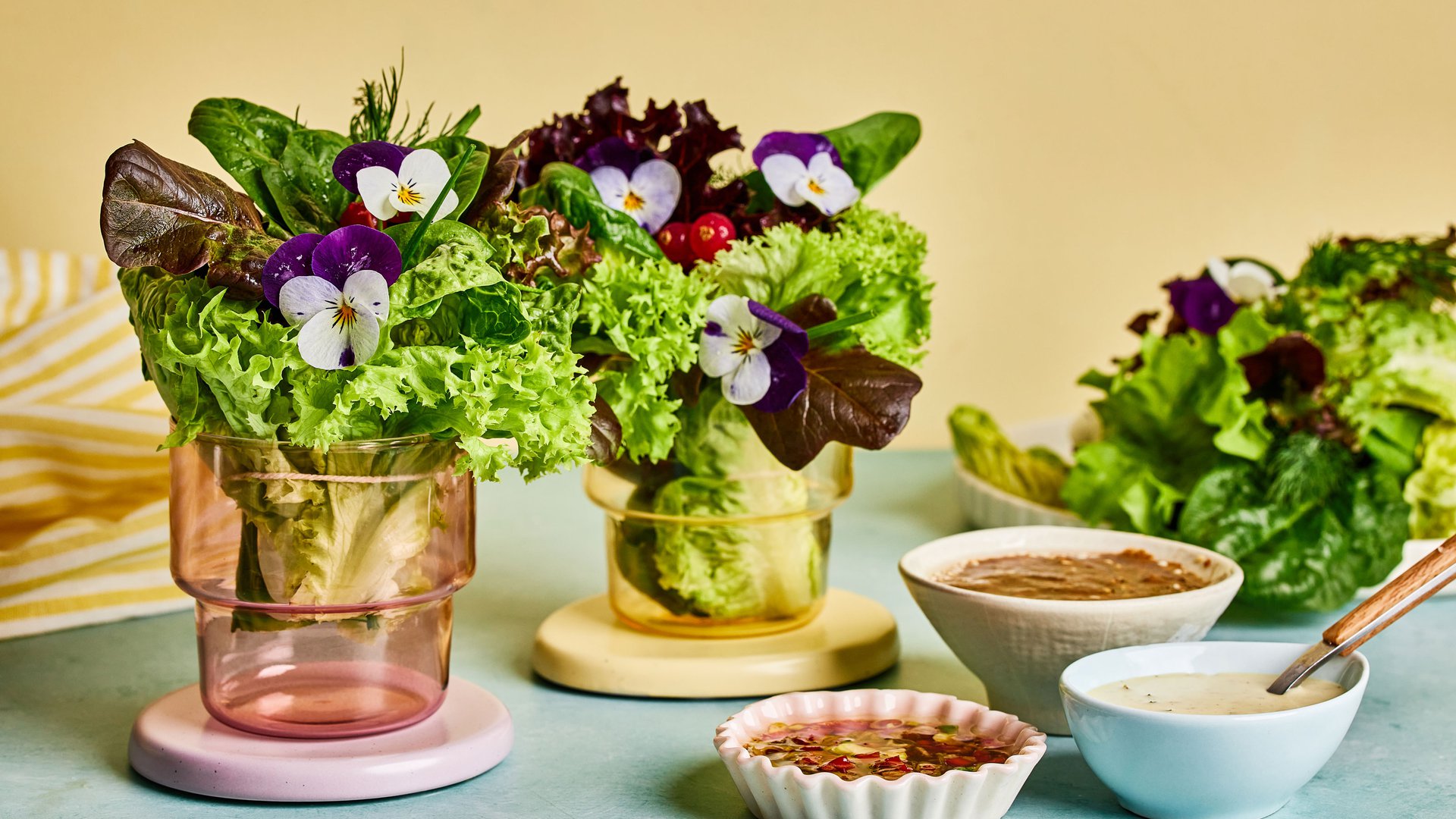 Salad bouquets with three dressings
