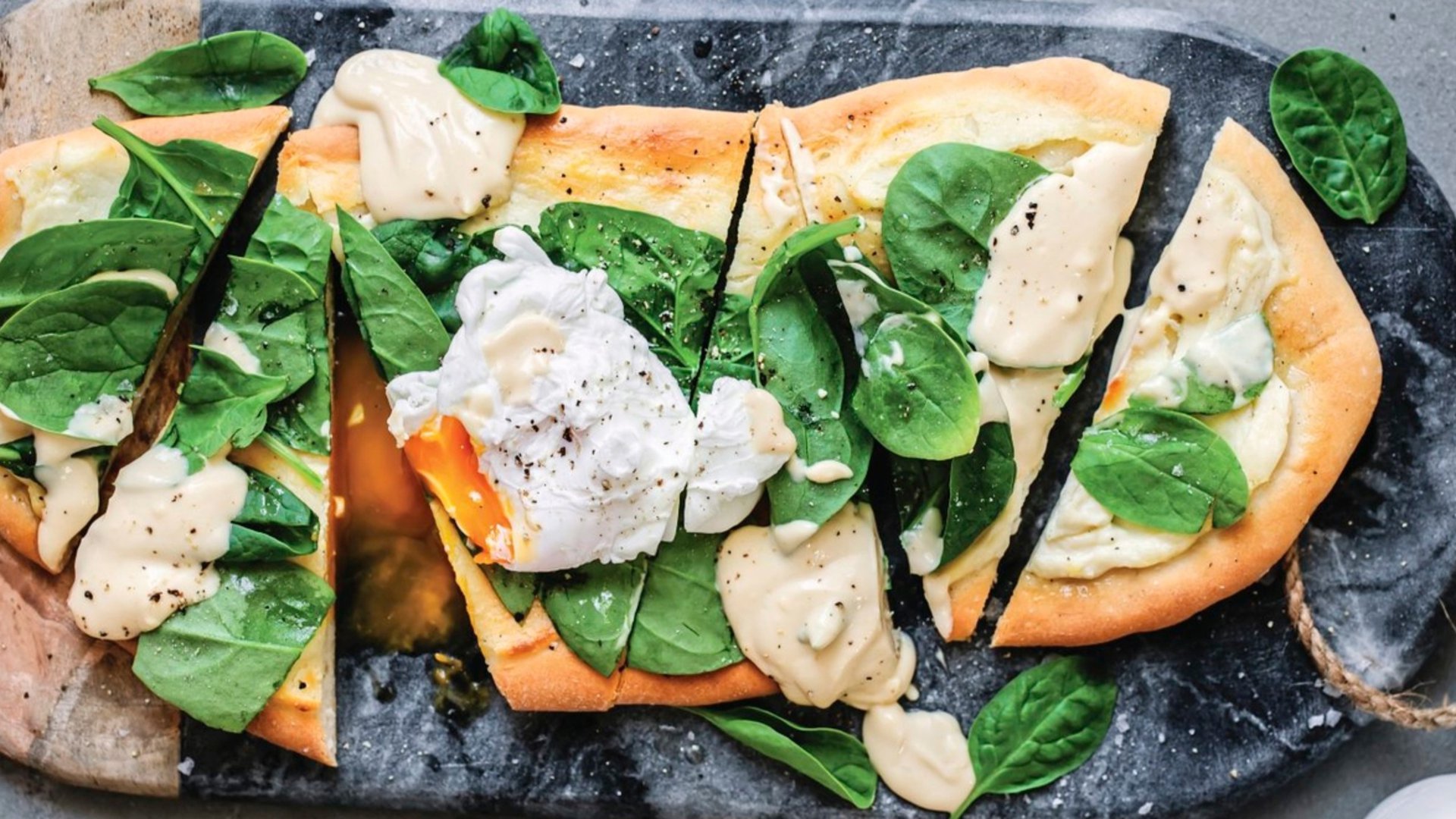Eggs florentine pizza