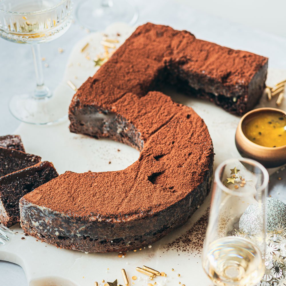 5-ingredient flourless chocolate cake with passion fruit