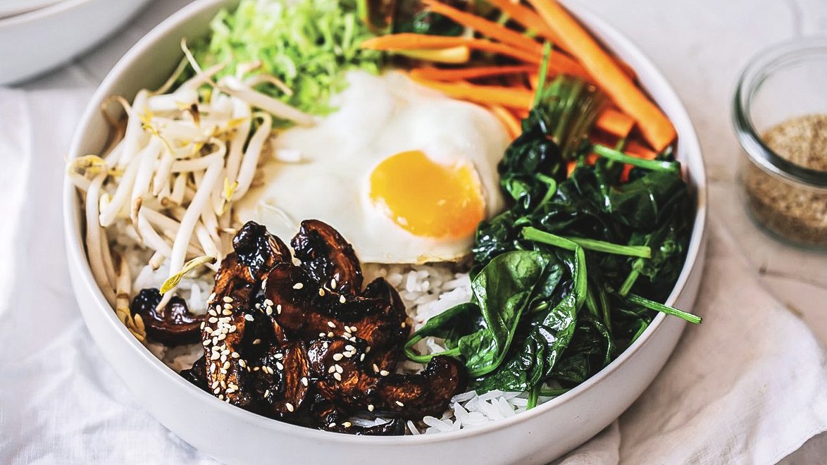 بيبيمباب كوري مع الأرز