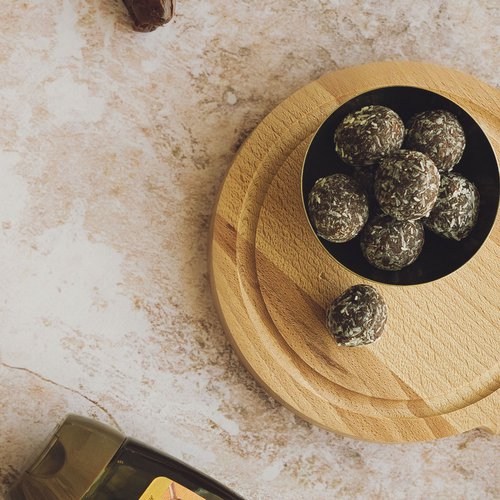 munchbox-date-cinnamon-vanilla-energy-balls.jpg