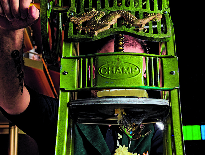 Blue crab with mud crab roe emulsion, black pepper jam, crab butter bread and crab broth at Potong | chef Pam | Potong’s “Surat Thani” oyster with black squid and black pearl |  A beverage in the making at Potong’s in-house bar Opium