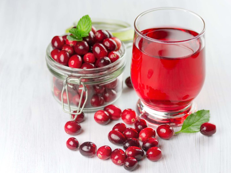 استمتع بالتوت البري الطازج ؛ في الصلصة معصور أو مجفف أو مخبوز