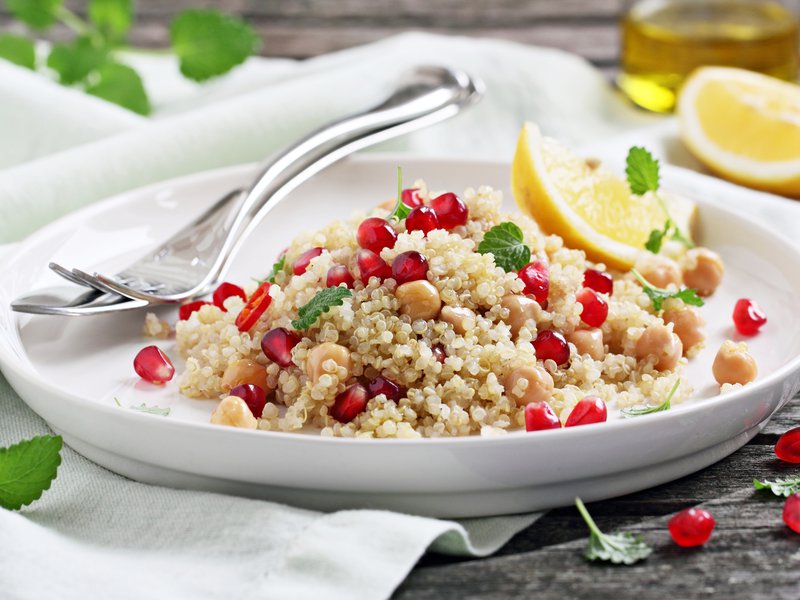 .يمكن أن يحتوي الرمان على 600 بذرة. أضفه إلى سلطة الفواكه والخضروات أو البارفيه حسب ذوقك الخاص