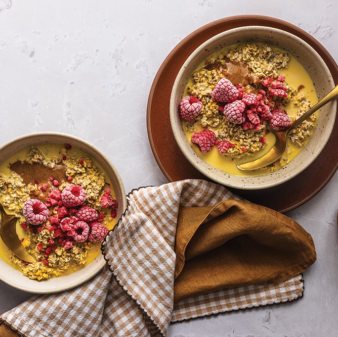 Overnight saffron chia oats